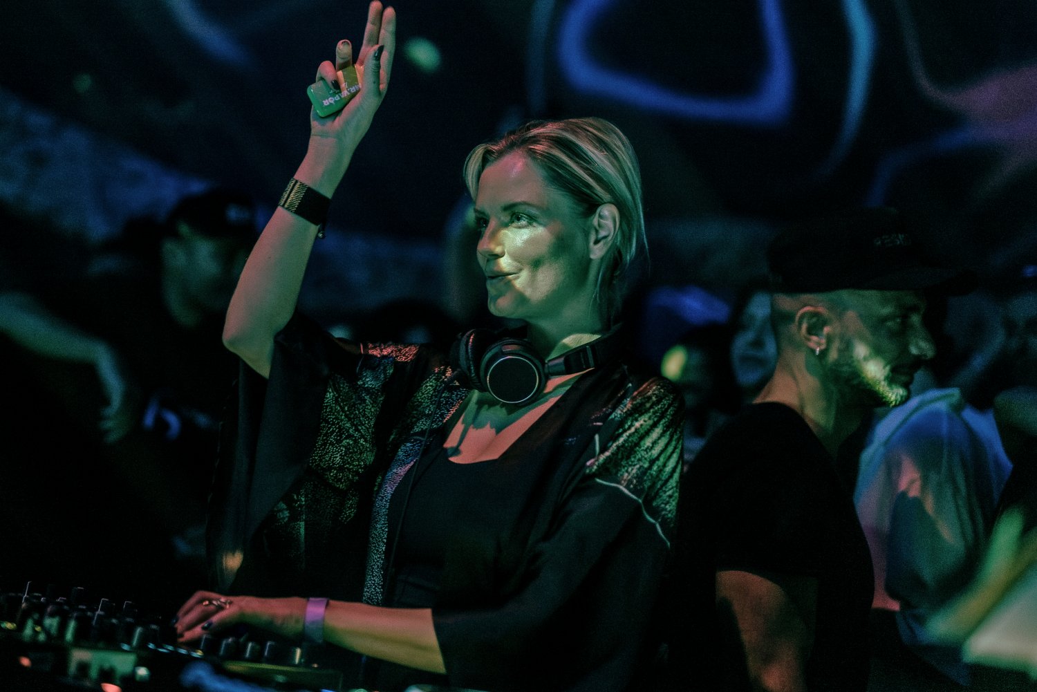 Xususiy rus porno FFM video Seks prama shas soati