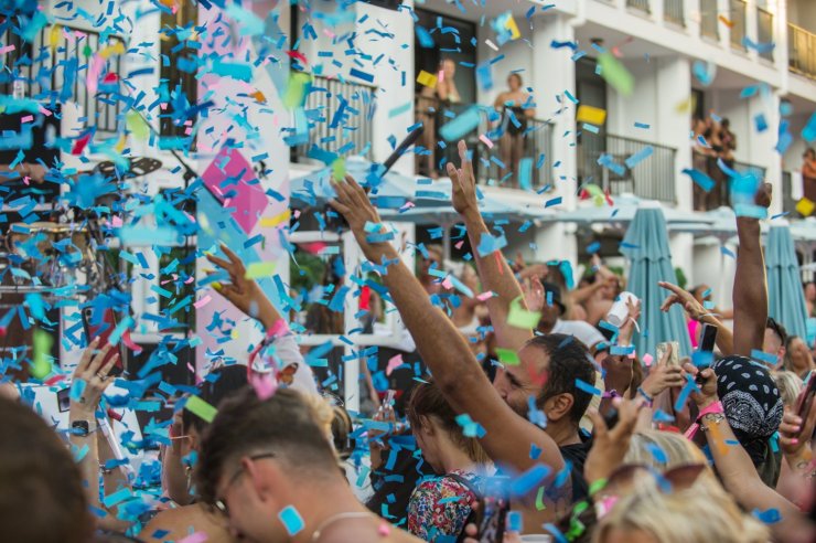 ibiza rocks pool party page