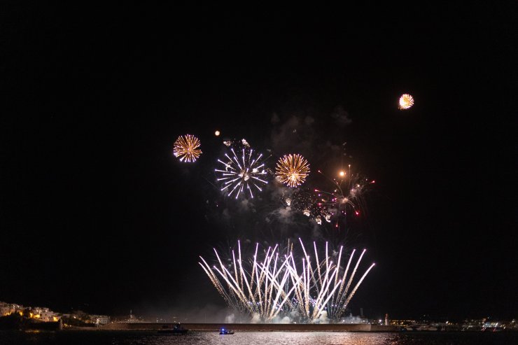 Pete Spotlight - fireworks - 8 August