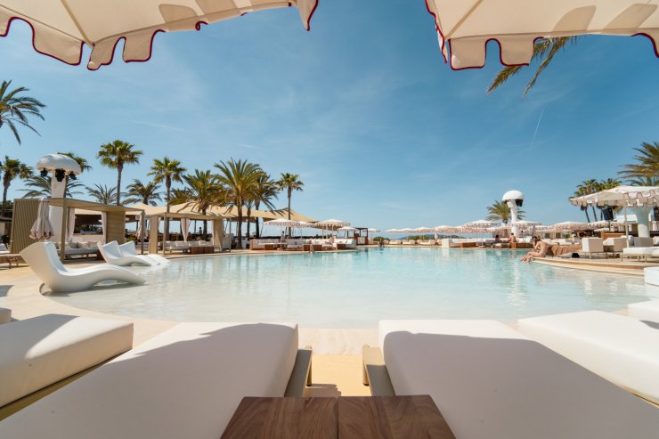 La pagina del Pool Day Pass al Destino Five Ibiza