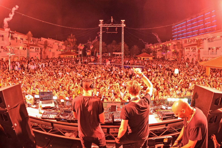 La Familia reunite to pair up at ANTS closing party