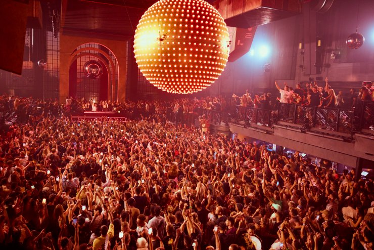 Paradies bei [UNVRS]