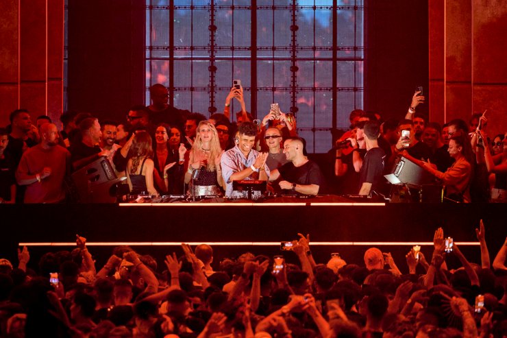 Paradies bei [UNVRS]