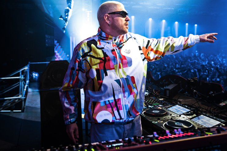 Mosimann's Voulez-Vouz plots rendezvous with Cova Santa on four dates
