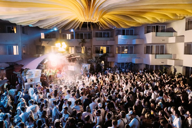 Hot Creations | Bora Bora by Fernando Valencia