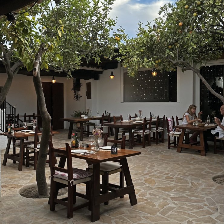 https://www.ibiza-spotlight.com/restaurants/can-muson