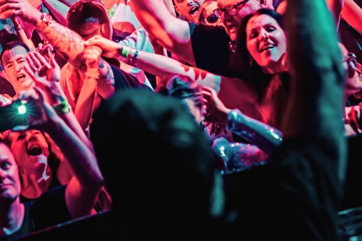 Fire In The Club | Eden