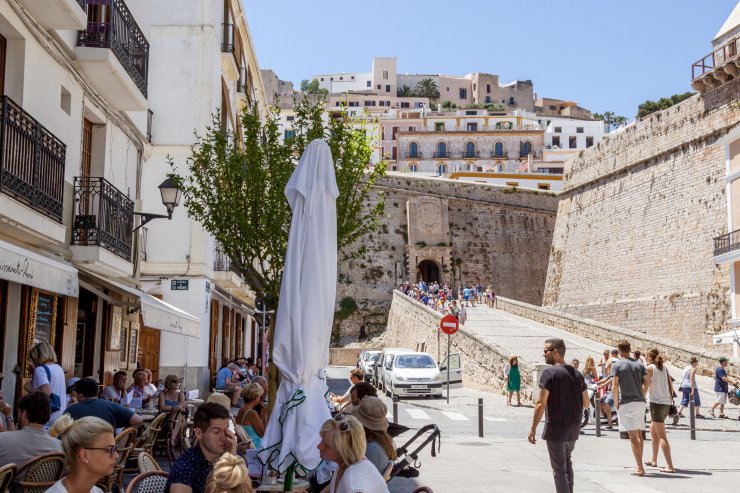Photo by Spotlight - Dina Aragón 05 2017 Ramp leading into Dalt Vila