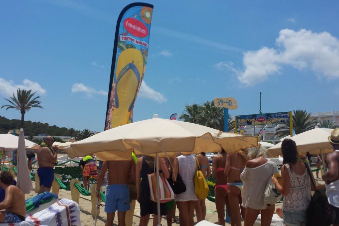 Havaianas beach party by Jane C