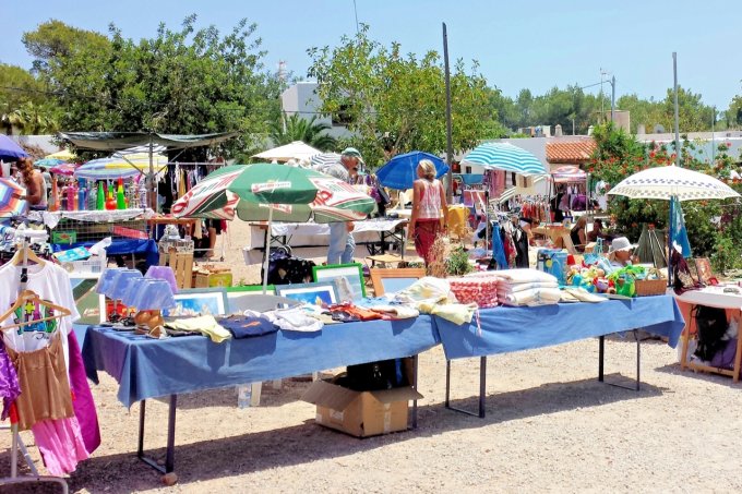 Exploring Ibiza - Cala Leña Market - stalls