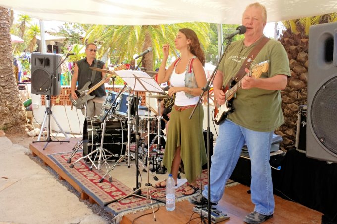 Exploring Ibiza - Cala Leña Market - live music