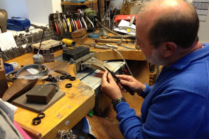Gecko Jewellery - Reinhard Maeir at work
