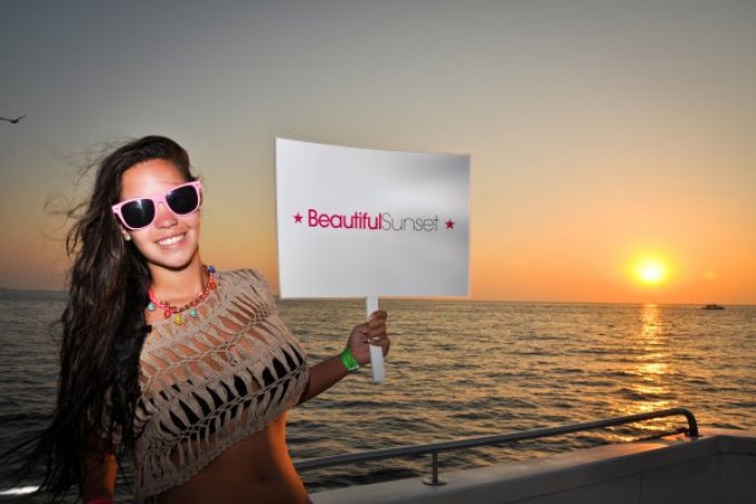 Beautiful people from static page Beautiful people from static page