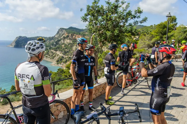 with vuelta de la isla press release