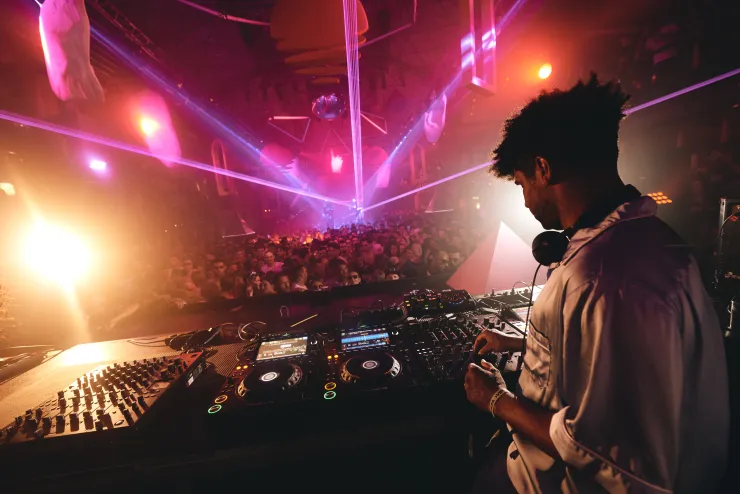 Bild von PHRANK, bereitgestellt von Natalia (Amnesia Press) September 2022 Jamie Jones | Paradise | Amnesia by PHRANK