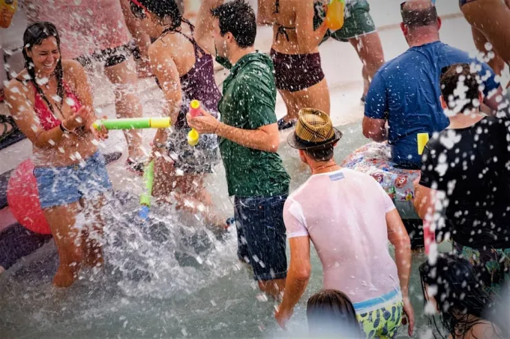 Immagine tratta dalla pagina Facebook di Es Paradis, pubblicata a ottobre 2019 Fiesta del Agua | Es Paradis