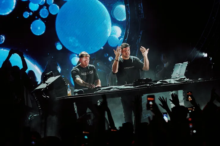 Image supplied by TNL Press One More DANTS | Ushuaïa Closing Party