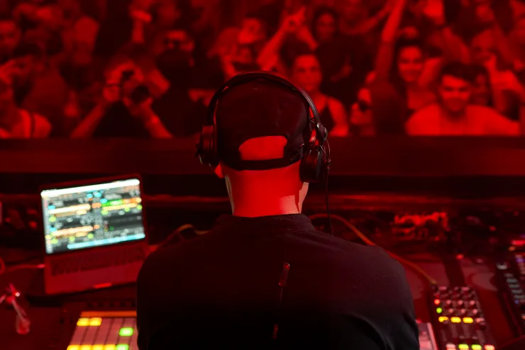Immagine fornita da Adam Wilson (TNL Press) settembre 2022 Paco Osuna | Now Here | Hï Ibiza