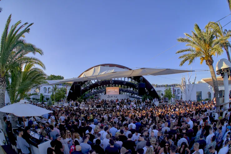 Bild aufgenommen von Jonatan Ferrer im Sommer 2019 Music On Daytime | Destino