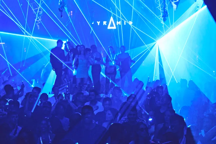 Imagen tomada por PHRANK, proporcionada por Thea Bringa (Ejecutiva de marketing de Amnesia) Agosto de 2023 Pyramid | Amnesia Ibiza by PHRANK