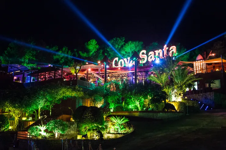 Bild aufgenommen von Peter Young, Sommer 2018 Cova Santa