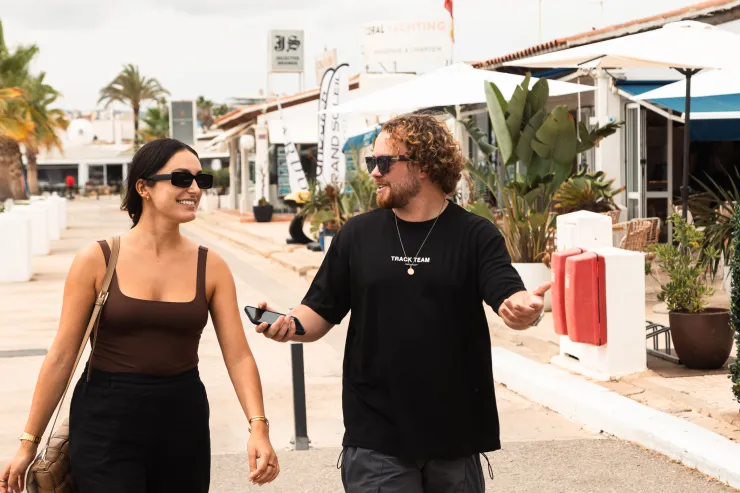Immagine scattata da Peter Young, agosto 2024 Lissy Lü chats to... Rossi.