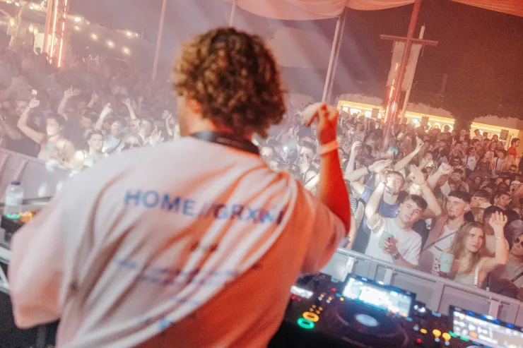 Immagine fornita da Hayley Keane (Ibiza Rocks Partnerships & PR) settembre 2024 Rossi. presents HOME//GRXWN | 528 Ibiza