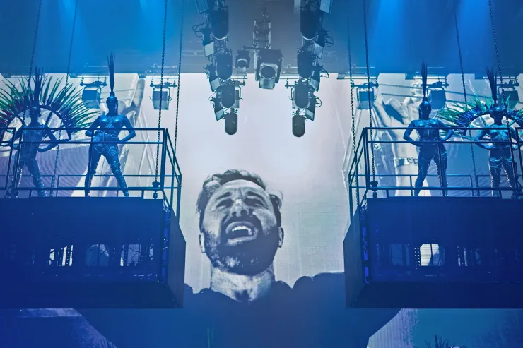 David Guetta presenta el Circo Galáctico | [UNVRS]