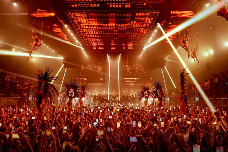 David Guetta presenta el Circo Galáctico | [UNVRS]
